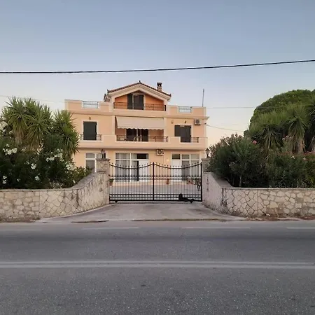 Apartment Dadee's Place Agrilia